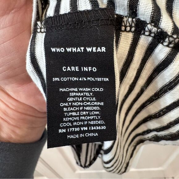 Who What Wear for Target black and white striped shirt with puff sleeves- EUC! M - Picture 2 of 6